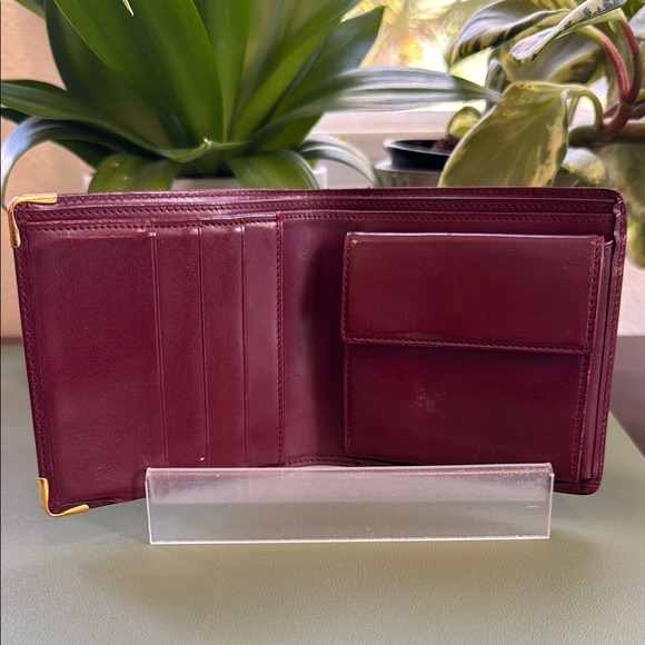 Cartier Bordeaux bifold Leather Wallet with Gold Accents - Picture 2 of 11